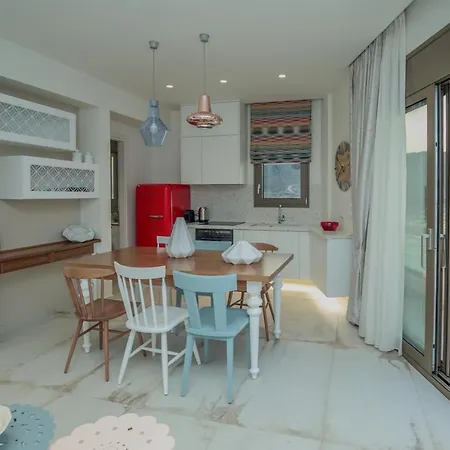 Almyra Seaside House *